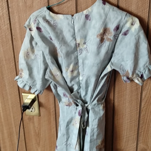 Dress - Picture 3 of 3